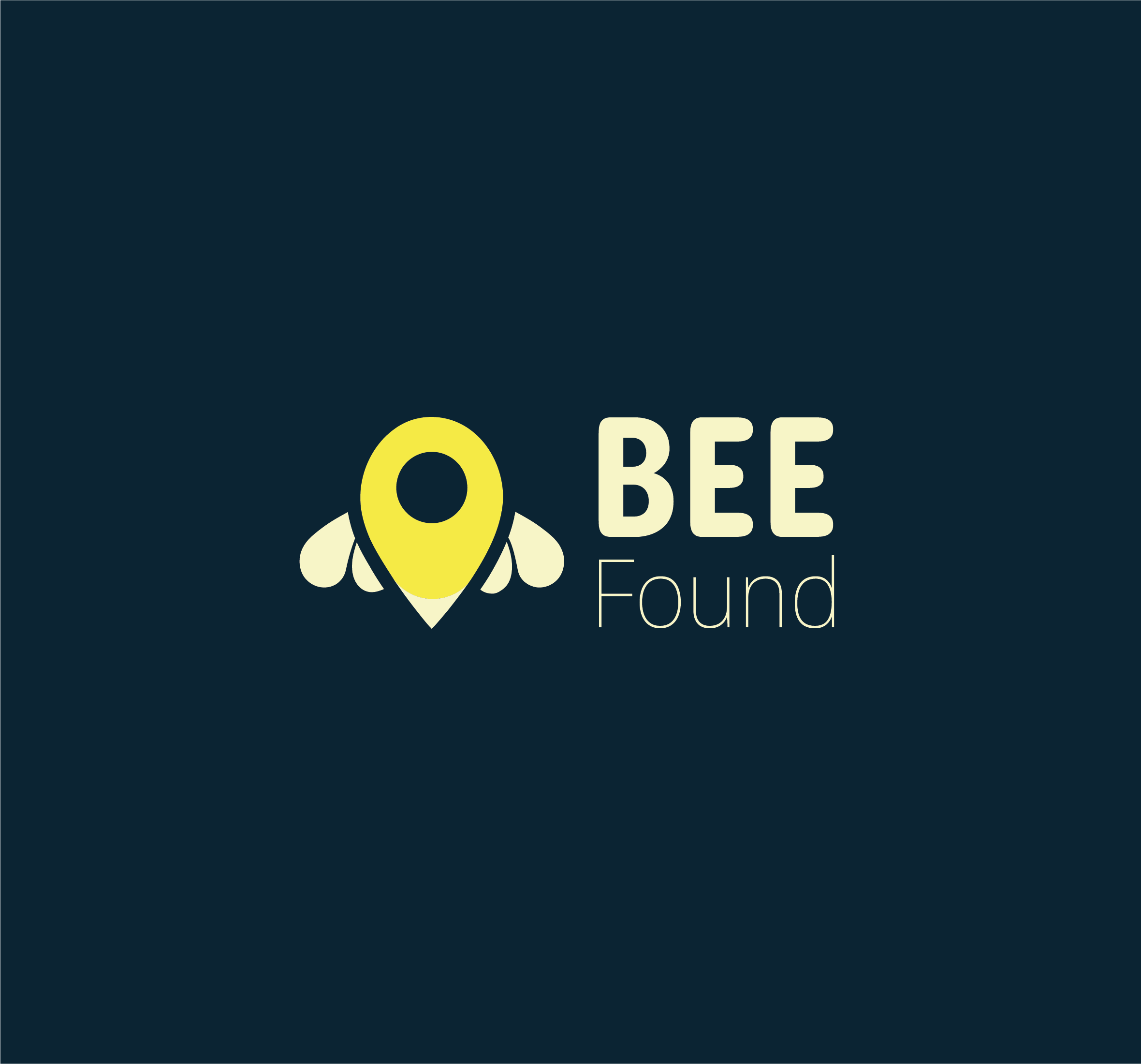 Ein verspieltes und zugängliches Firmenlogo für ‚BEE Found‘, zentriert auf einem dunkelblauen Hintergrund. Es besteht aus einer kreativen Bildmarke links und einer klaren Wortmarke rechts, die eine Markenidentität von Freundlichkeit, Effizienz und Orientierung vermitteln. Die Bildmarke ist eine intelligente Verschmelzung: Ein leuchtend gelber Karten-Pin (Standortsymbol) bildet den Körper, flankiert von zwei cremefarbenen, flügelartigen Formen, was zusammen eine stilisierte Biene ergibt. Dies symbolisiert das ‚Finden‘ (Pin) und die Geschäftigkeit einer Biene (Flügel), was den Markennamen visuell aufgreift. Rechts davon steht die zweizeilige Wortmarke: oben ‚BEE‘ in einer fetten, abgerundeten, cremefarbenen Sans-Serif-Schrift, darunter ‚Found‘ in einer passenden, dünneren Variante derselben Typografie. Die gelben und cremefarbenen Töne stehen für Optimismus, Zugänglichkeit und Professionalität vor dem vertrauenswürdigen dunkelblauen Hintergrund.